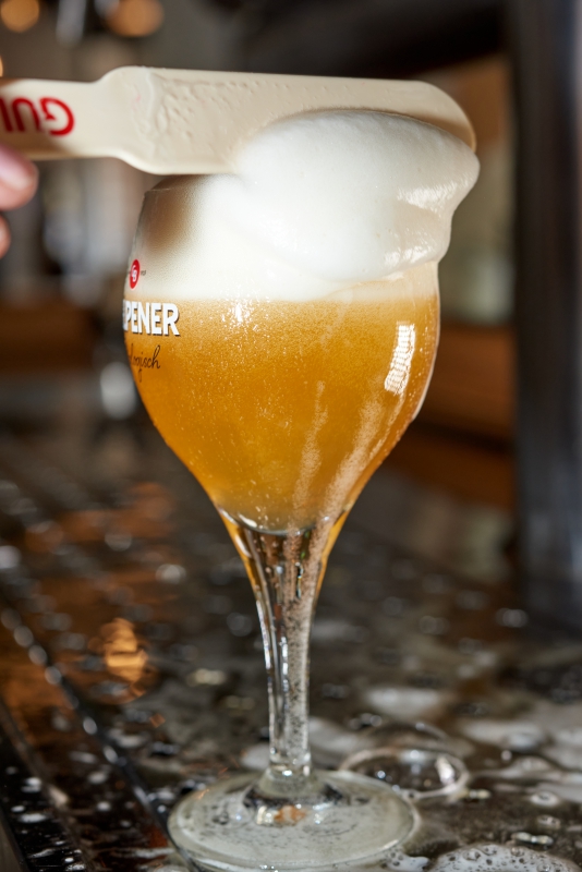 ￼Pouring-Beer￼-1503