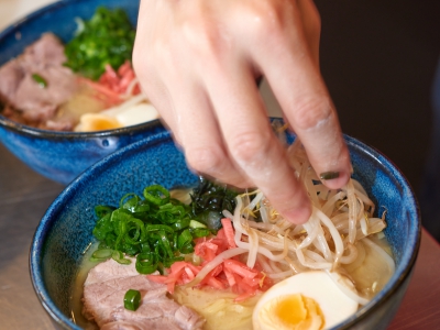 ￼Hands-with-Noodle￼-4458